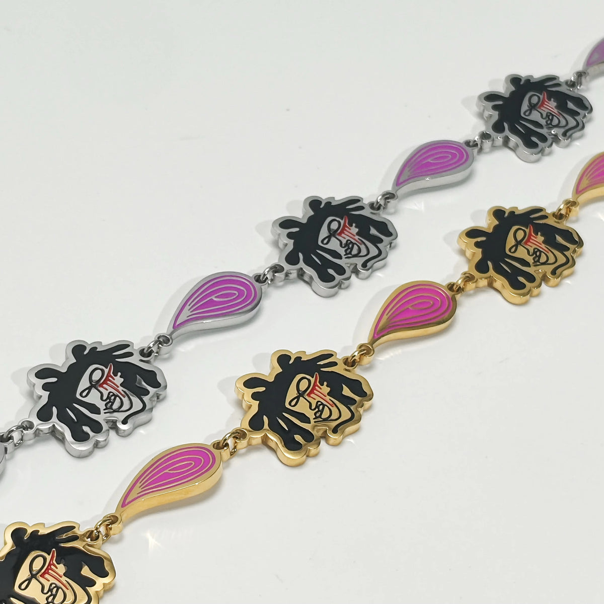 THE PARTY CHAIN