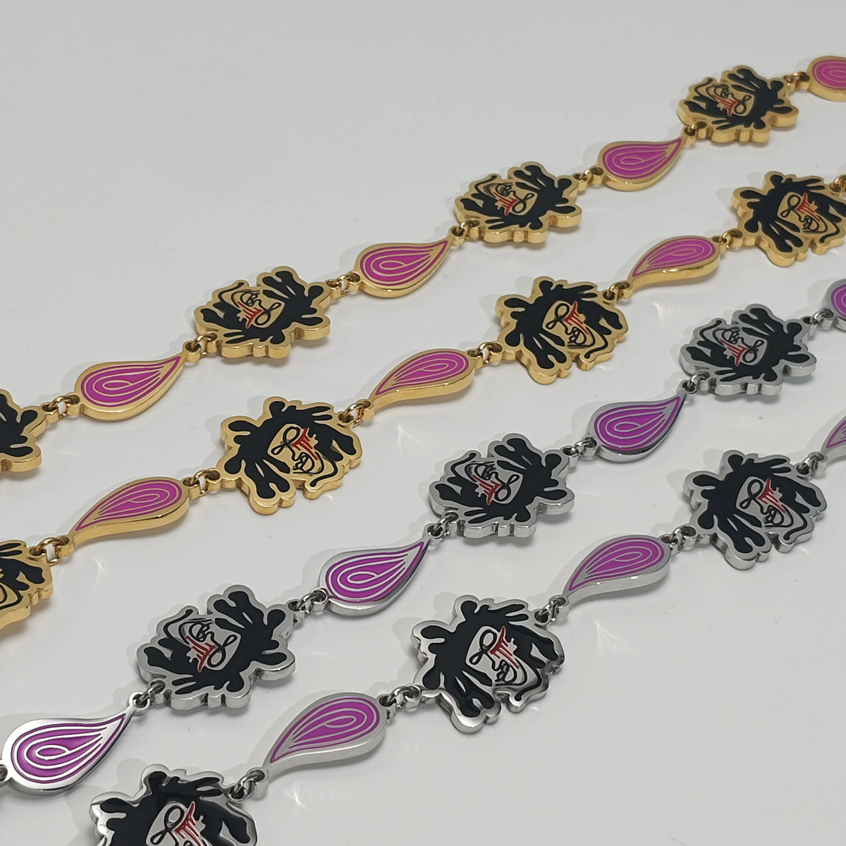 THE PARTY CHAIN